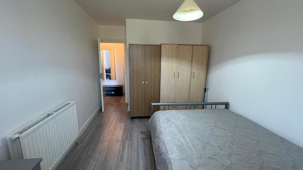 Comfy 2 Bedroom Apartments - Finchley Road, 런던 외부 사진