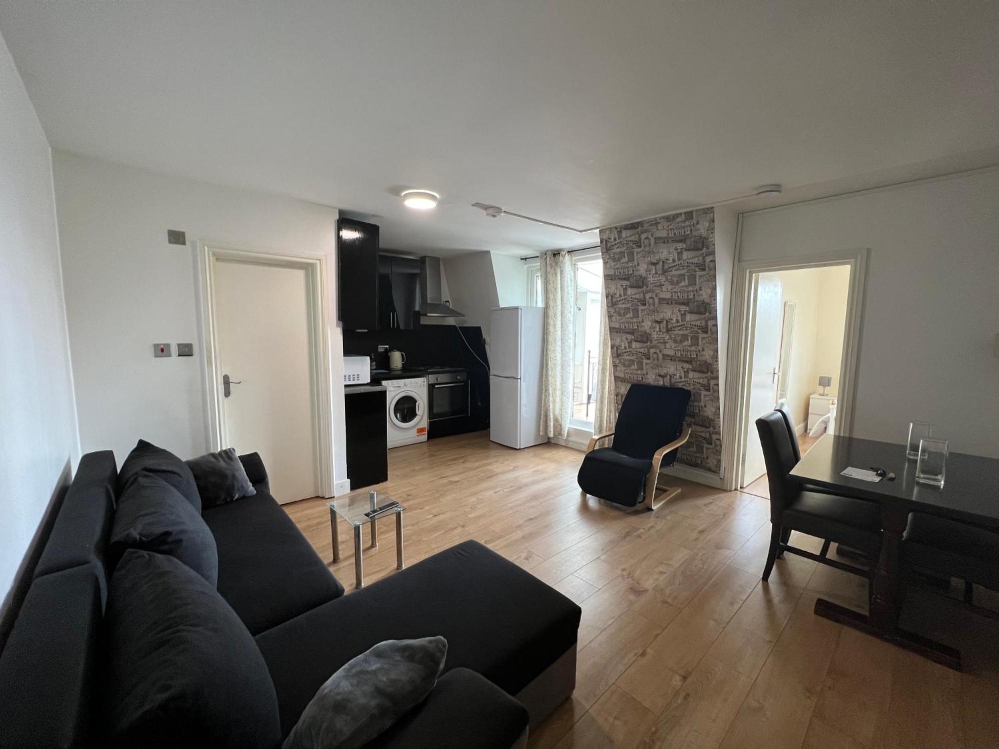 Comfy 2 Bedroom Apartments - Finchley Road, 런던 외부 사진